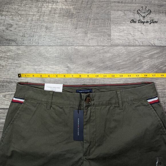 Tommy Hilfiger Classic Stretch Shorts Size 10 - Picture 3 of 7